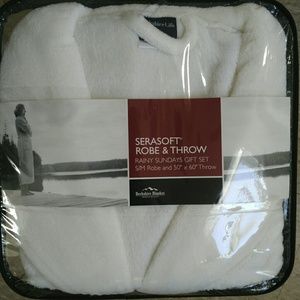 New Serasoft Robe & Throw Blanket(offers accepted)